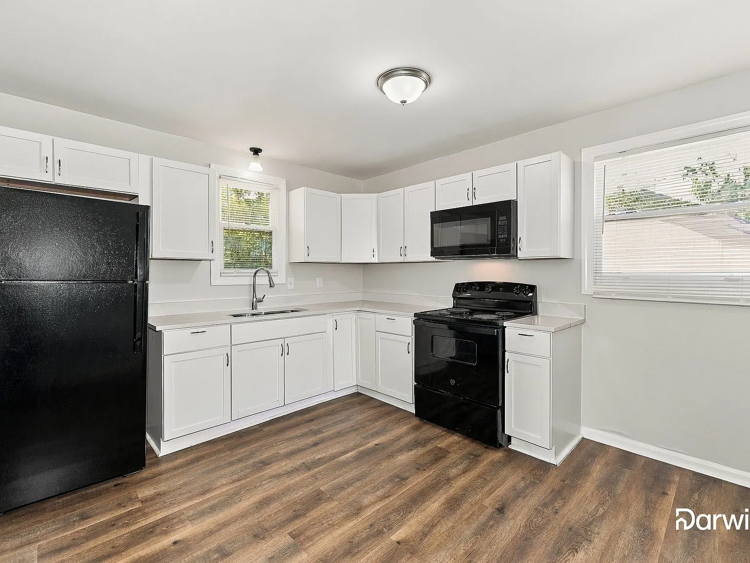 3 bed, 2.0 bath, 1650 sqft, $1,820 — Photo 3