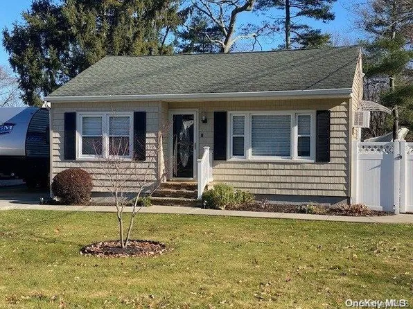 57 Wendy Drive, Farmingville, NY 11738