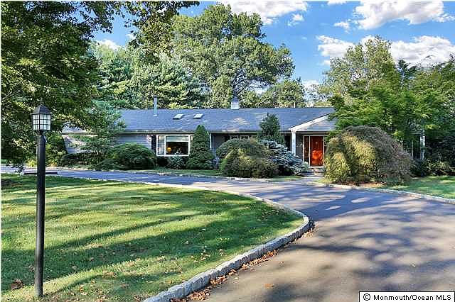 1st image of 9 Shady Ln