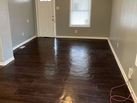 3rd image of 2935 N Colorado Ave