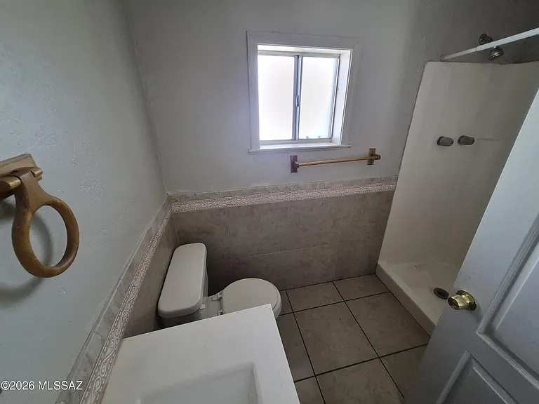 320 E 29th St — Photo 14