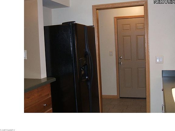 3739262_3