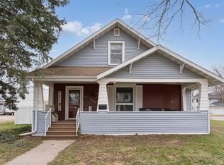 301 Walnut St, La Porte City, IA