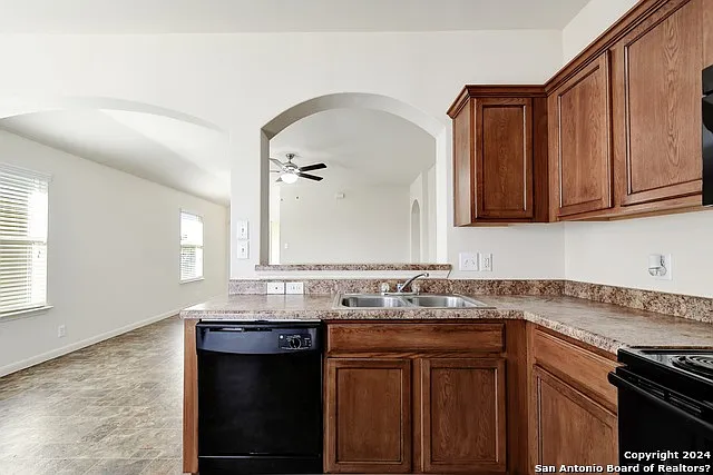 409 Teron Dr — Photo 9