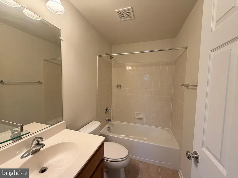 43524 Wheadon Ter — Photo 9