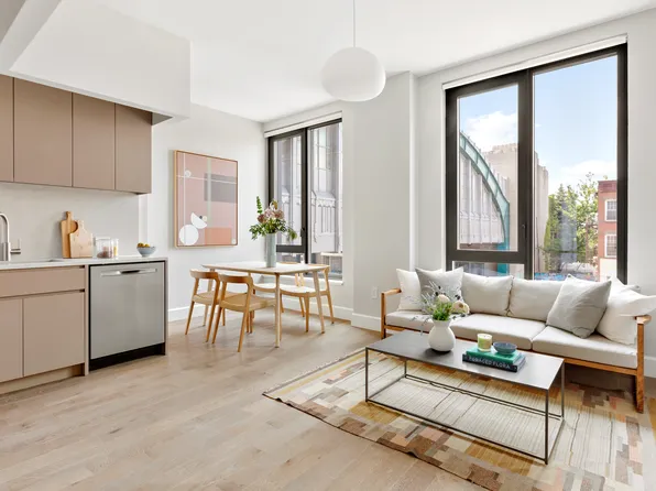 262 9th Street 308 image 2 of 13