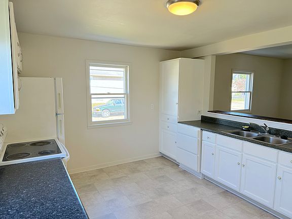 5th image of 2601 Elmo Ave