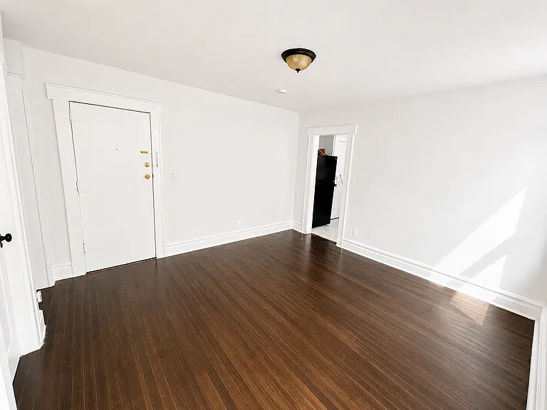 320-322 Kerrigan Blvd #2R — Photo 10