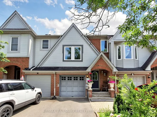 5 Evelyn Buck Ln, Aurora, ON L4G 7H9