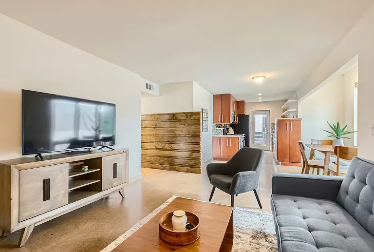 5808 Oram St #201 — Photo 7