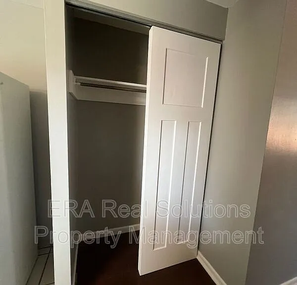 301 S Napoleon Ave #D — Photo 4