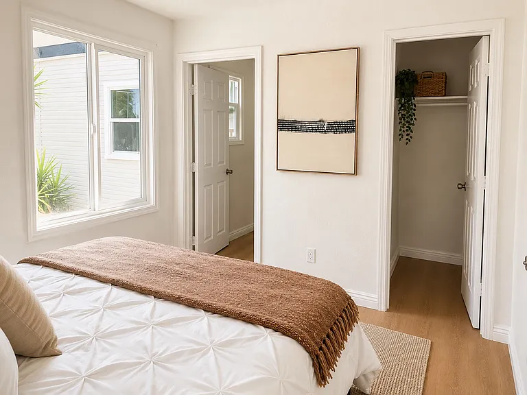 3959 S Halldale Ave — Photo 4