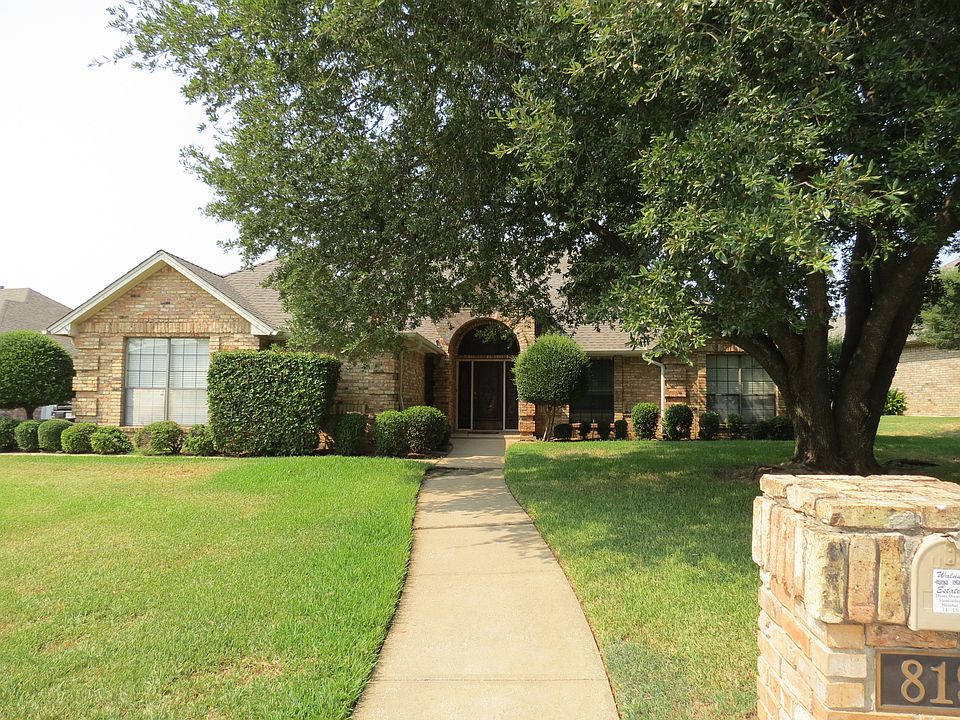 1st image of 819 Muirfield Dr