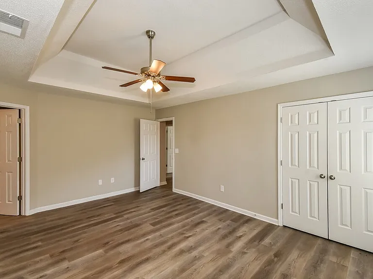 146 Edison Dr — Photo 12