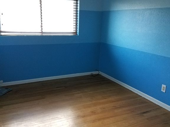 4th image of 1348 N Alameda Blvd