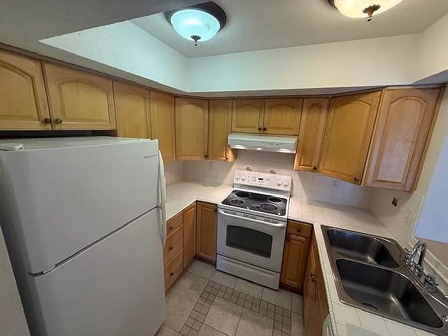 1500 SE Royal Green Cir #203 — Photo 9