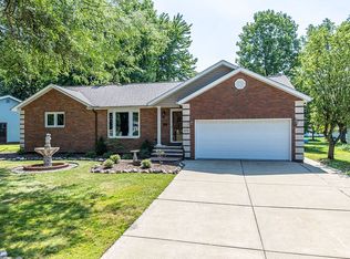 878 Barkston Dr, Highland Heights, OH 44143