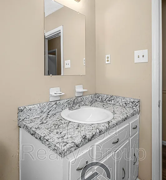 1830 Christian St — Photo 32