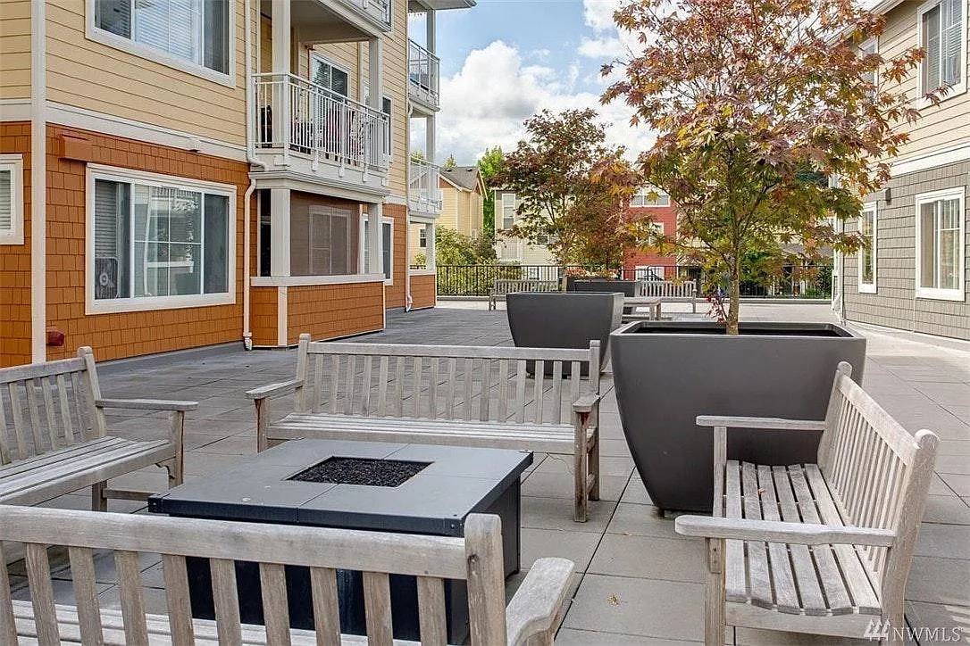 1 bed, 790 sqft, $2,050 — Photo 2