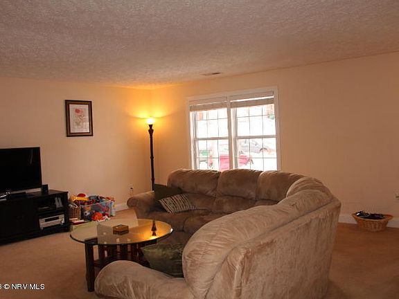 4th image of 695 Oak Tree Blvd