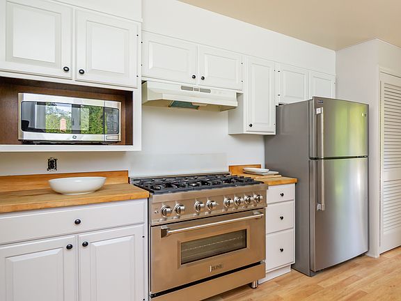 5th image of 15 Maidstone Ave