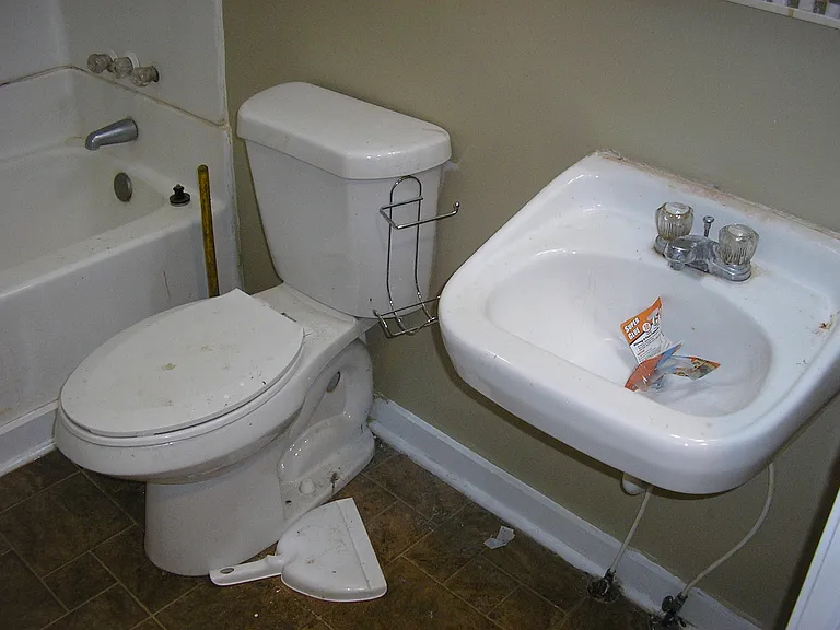 1631 Sharon Dr — Photo 4