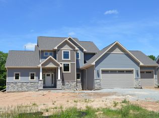 3760 Copper Oak Cir, Green Bay, WI 54313