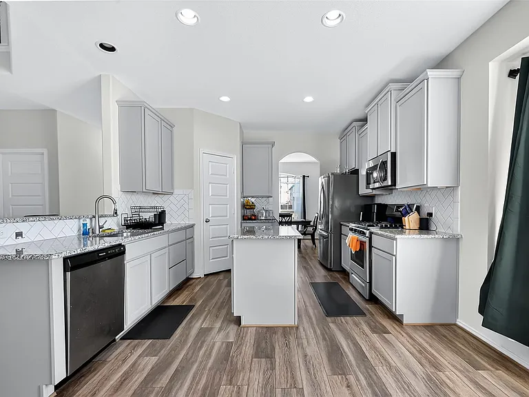 1601 Darwin Cedar Dr — Photo 14