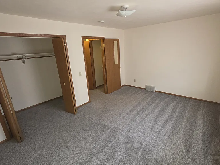 8 Fordem Ct — Photo 14