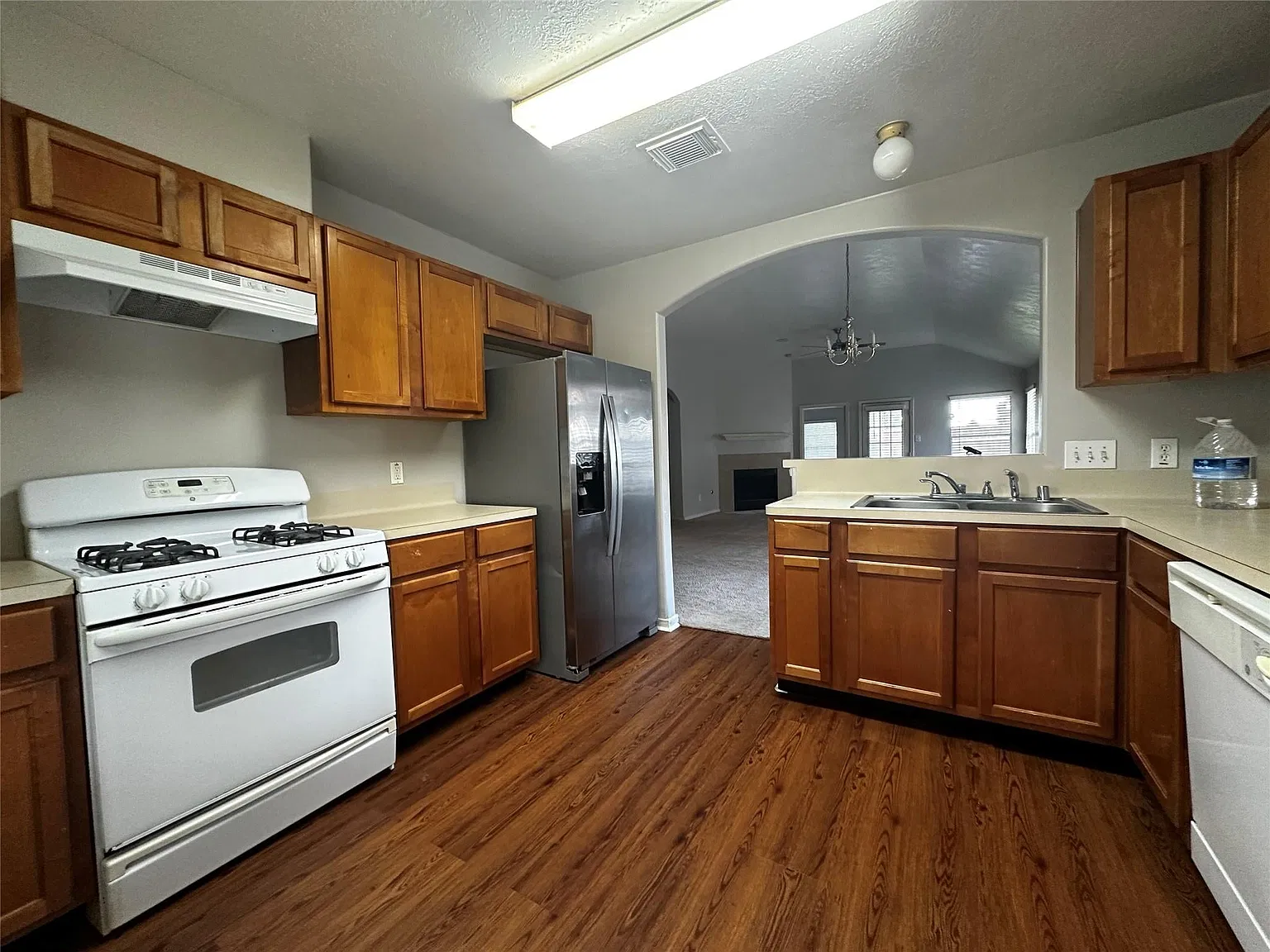 3 bed, 1433 sqft, $1,800 — Photo 4