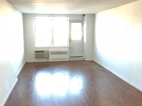 5th image of 3136 Emmons Ave #5