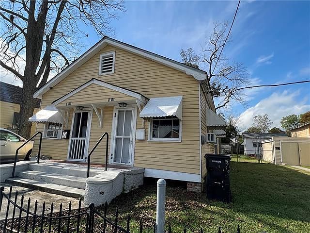 1st image of 1015 Saux Ln