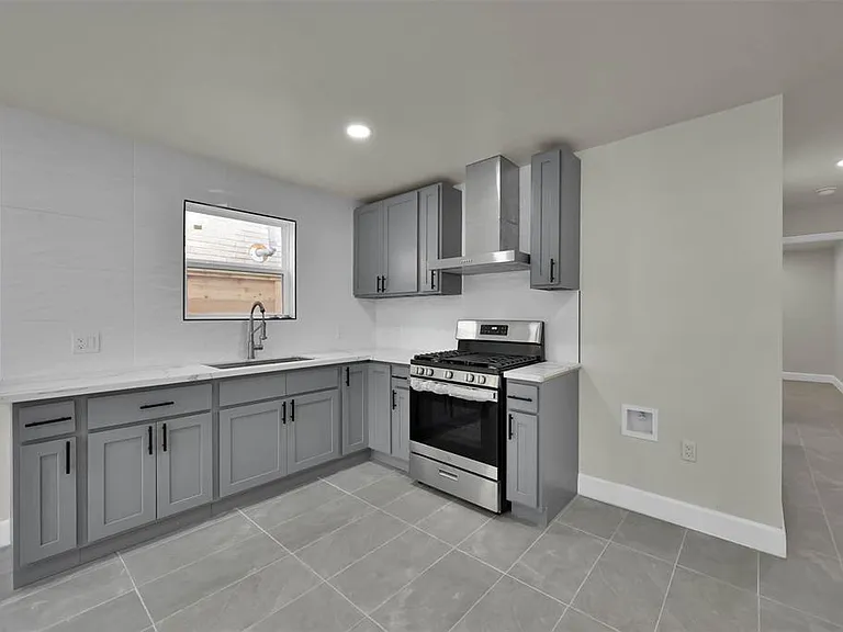 2304 Chapman St #3 — Photo 5