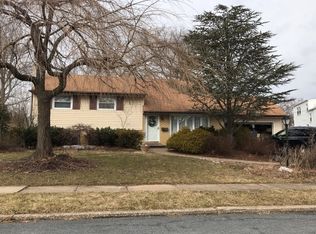 140 Kipling Dr, Warminster, PA 18974