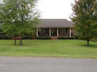 2211 Walnut Dr, Corinth, MS 38834