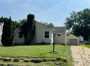 912 Peter Ave, Rockford, IL 61108