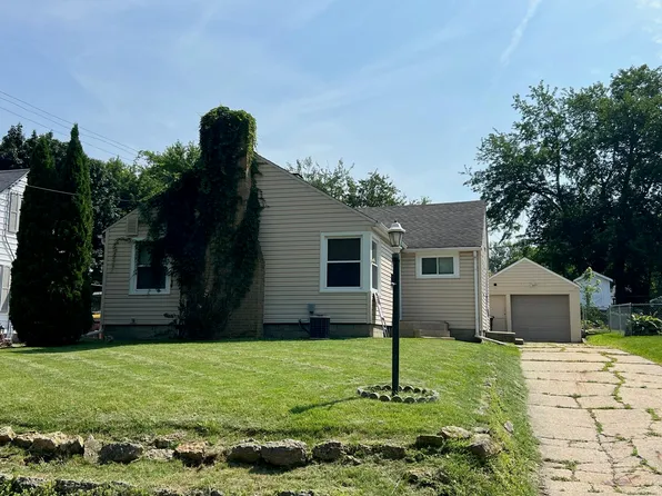 912 Peter Ave, Rockford, IL 61108