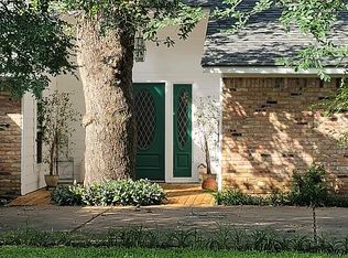 10881 Whispering Oaks Dr, Hearne, TX 77859
