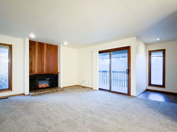 2nd image of 3900-3951 Doral Dr