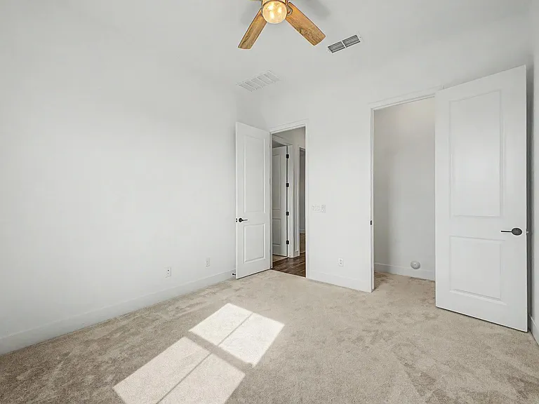 13103 N 174th Dr — Photo 44