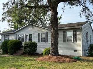 6 Amos Cir, Poquoson, VA 23662