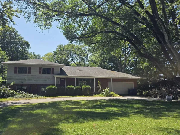 8 Pajim Ln, Springfield, IL 62711