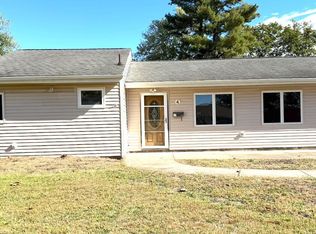 4 Forrestal Rd S, Kendall Park, NJ 08824