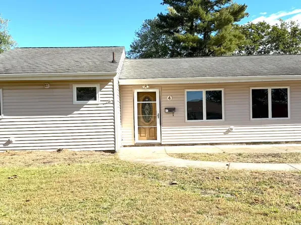 4 Forrestal Rd S, Kendall Park, NJ 08824