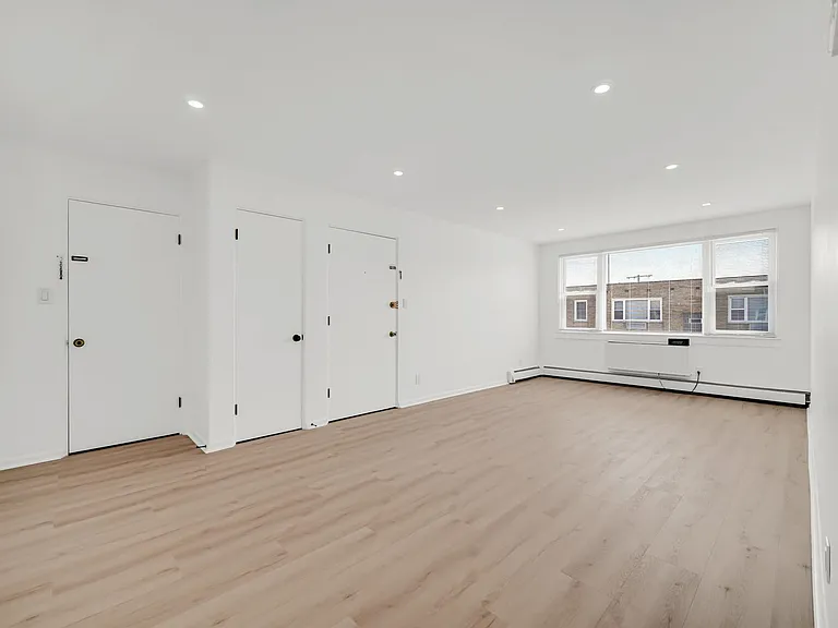 1307 Calumet Ave — Photo 4
