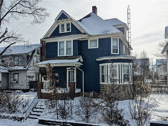 2nd image of 264 W Market St