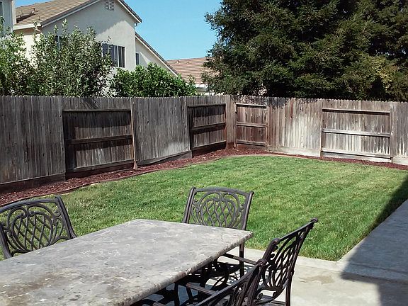 2nd image of 4701 Laguna Park Dr