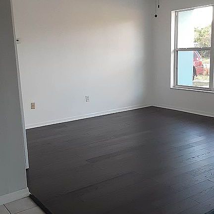 Livrm hardwood floor 