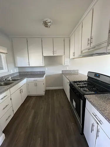1560 E Date St #8 Photo 1 1560 E Date St #8 Photo 1