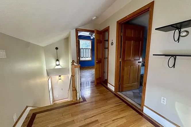 2nd floor entrance